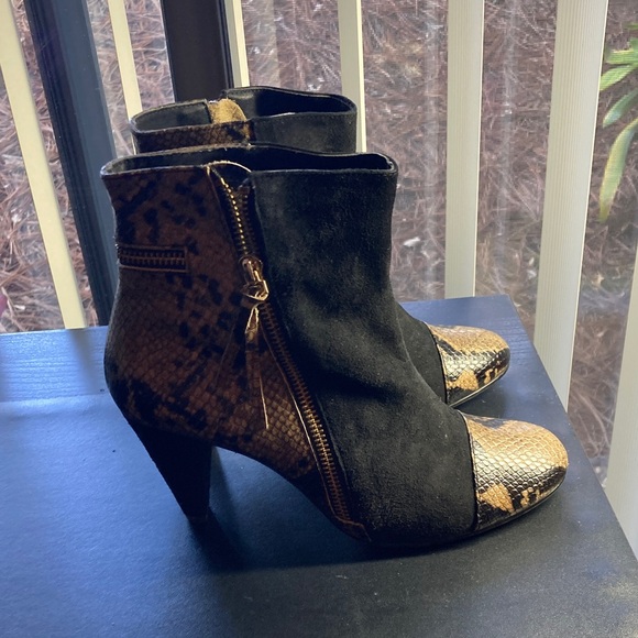 Snakeskin Pattern Ankle Boots - Picture 1 of 3
